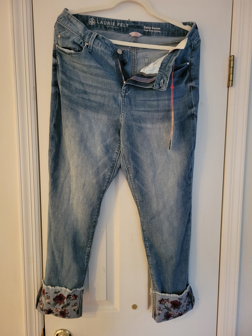 Laurie Felt Womens Light Blue Floral Cuff Jeans